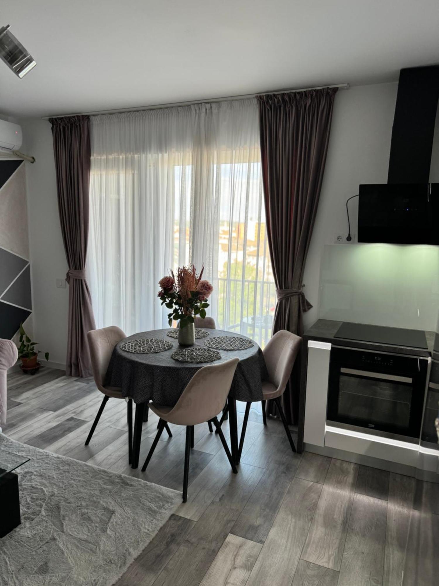 Ferienwohnung Magnific Oradea Exterior foto